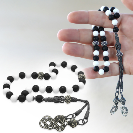 1000 Ayar Gümüş Kazaz Püsküllü Küre Kesim Siyah Beyaz Jade Oniks Doğaltaş Taraftar Tesbih - Tesbihane