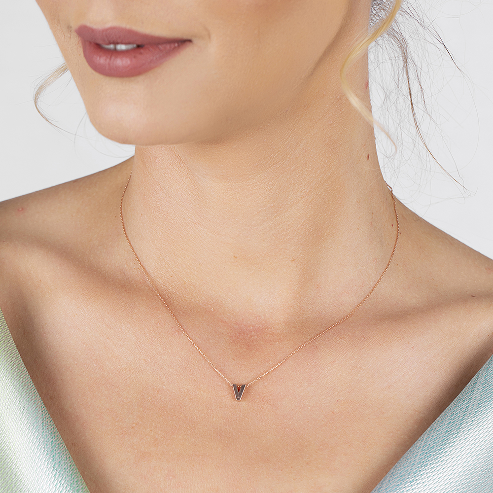 3D Tasarım Rose Renk 925 Ayar Gümüş V Harf Kolye - 3