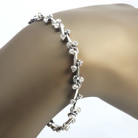 Zirkon Taşlı Tam Tur Kalp ve Çiçek Tasarım 925 Ayar Gümüş Bayan Bileklik - Tesbihane