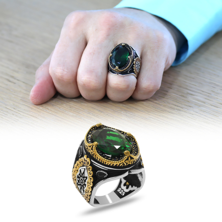 925 Ayar Gümüş Erkek Yüzük - Yeşil Zirkon Taşlı - Yanları Güneş Detaylı - Tesbihane