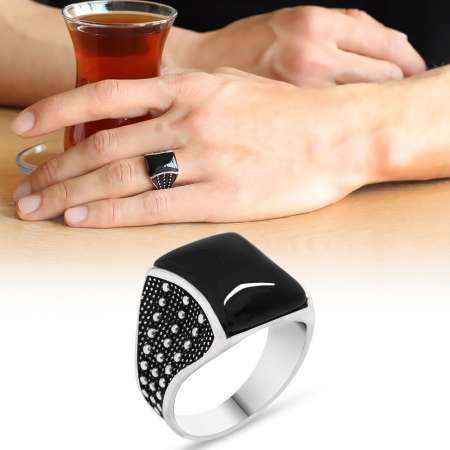 925 Ayar Gümüş Nokta İşlemeli Oniks Taşlı Yüzük - Tesbihane