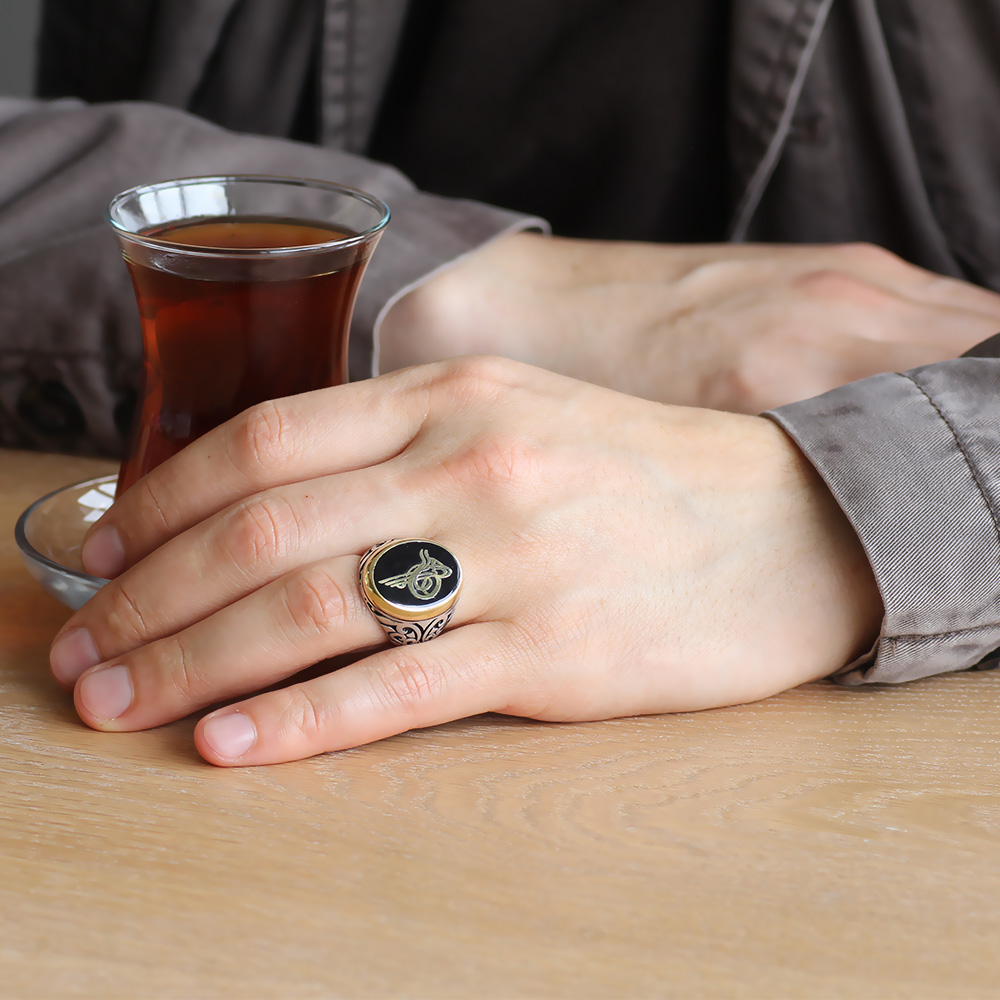 Tuğra Motifli Siyah Mineli 925 Ayar Gümüş Erkek Yüzük - 3