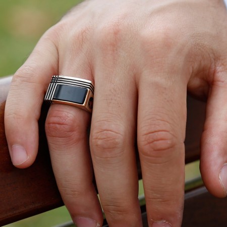 925 Ayar Gümüş Tuğra Desenli Oniks Taşlı Yüzük - STOKYOK