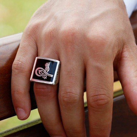 925 Ayar Gümüş Tuğra İşlemeli Siyah Mineli Yüzük - Tesbihane