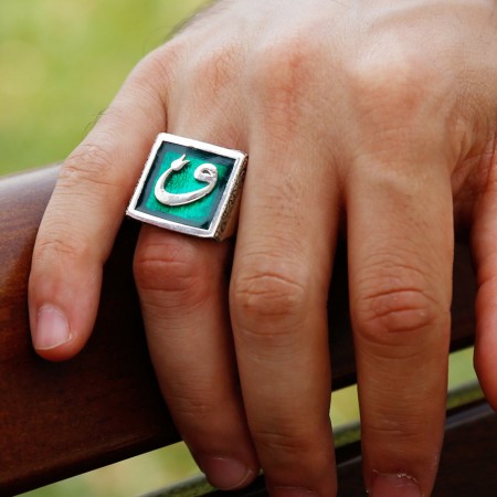 925 Ayar Gümüş Vav Lale İşlemeli Petrol Yeşil Mineli Yüzük - Tesbihane