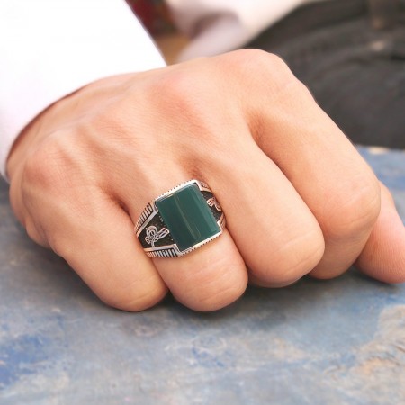 Tuğra İşlemeli Yeşil Akik Taşlı 925 Ayar Gümüş Erkek Yüzük - Tesbihane