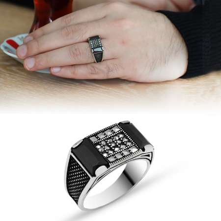 Nokta İşlemeli Siyah Zirkon Taşlı 925 Ayar Gümüş Erkek Yüzük - Tesbihane