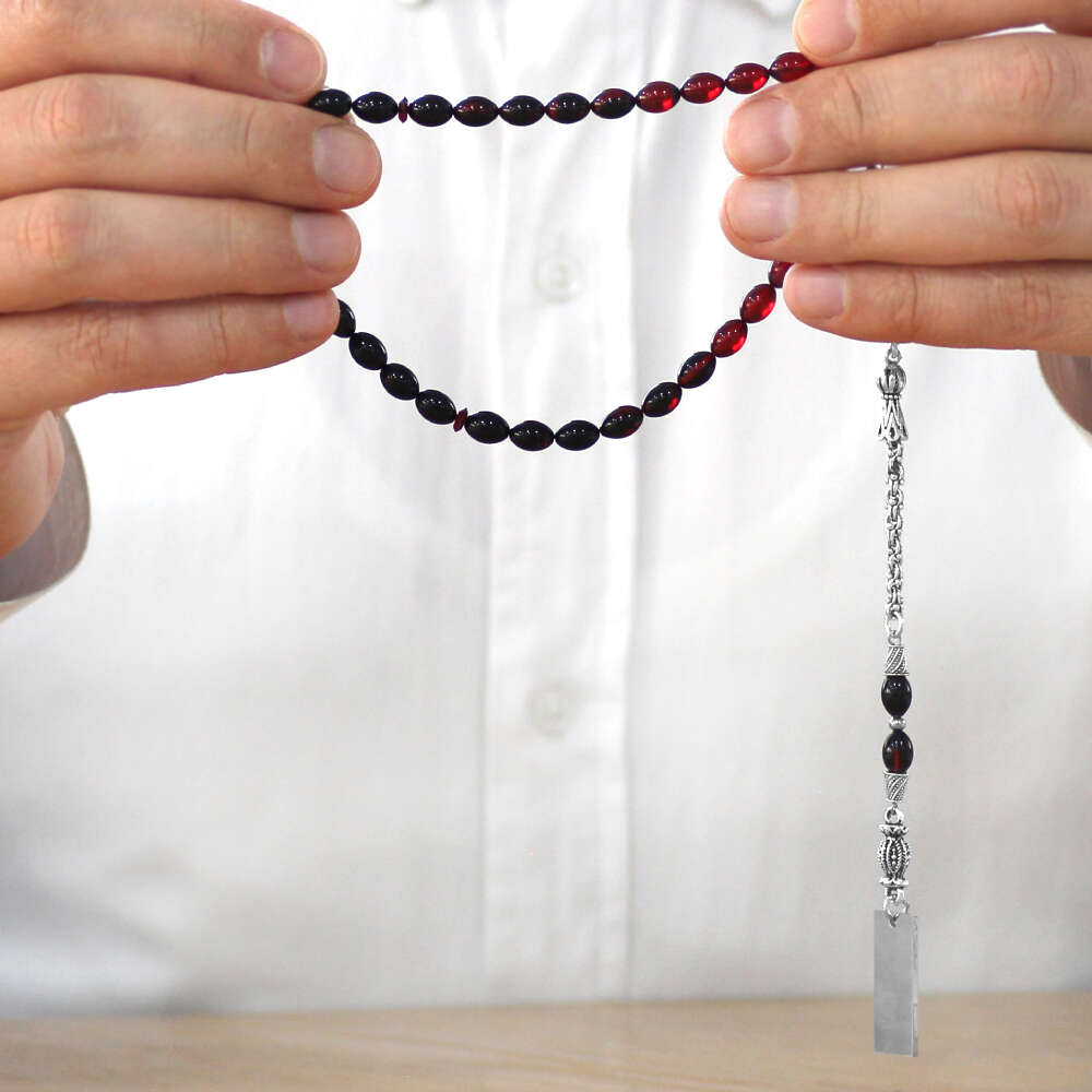 Ateş Kehribar Tesbih - Metal Püsküllü - Süzme Kırmızı Siyah Renk - İsme Özel Yazılı - Arpa Kesim - 3