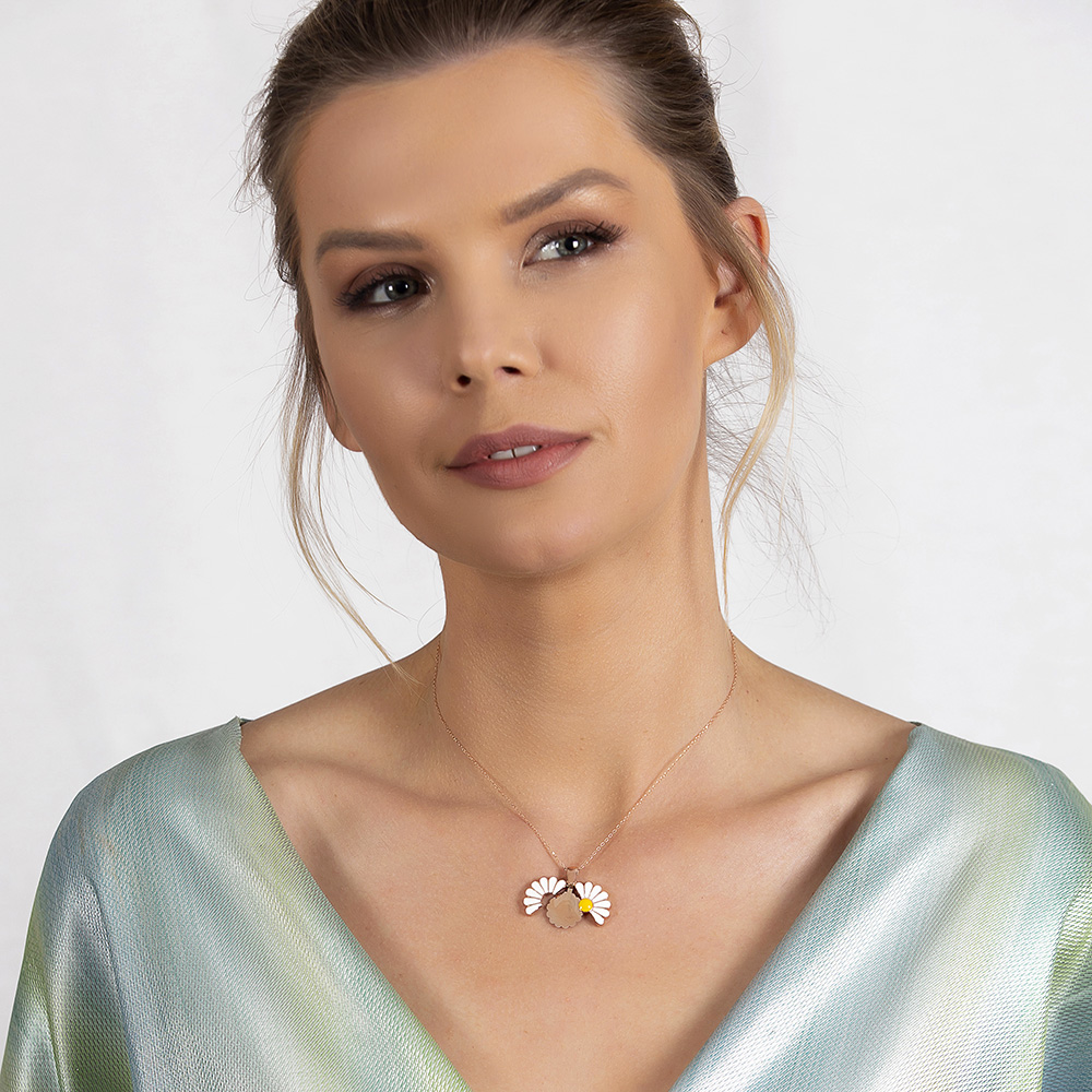 Beyaz Mineli Papatya Tasarım Kişiye Özel İsim Yazılı 925 Ayar Gümüş Kadın Kolye - 3