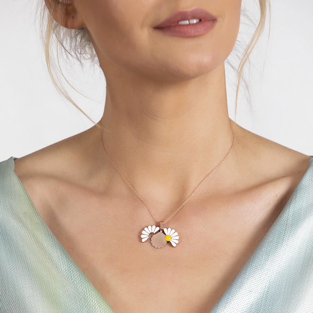 Beyaz Mineli Papatya Tasarım Kişiye Özel İsim Yazılı 925 Ayar Gümüş Kadın Kolye - 4