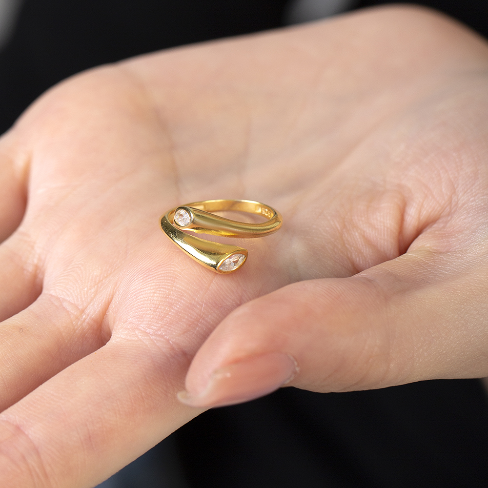 Beyaz Zirkon Taşlı Detaylı Altın Renk Ayarlanabilir Ölçü 925 Ayar Gümüş Kadın Yüzük - 3