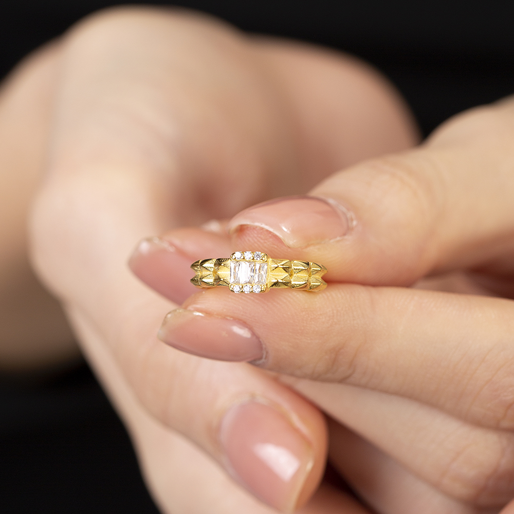 Beyaz Zirkon Taşlı Çark Tasarım Altın Renk Ayarlanabilir Ölçü 925 Ayar Gümüş Kadın Yüzük - 2