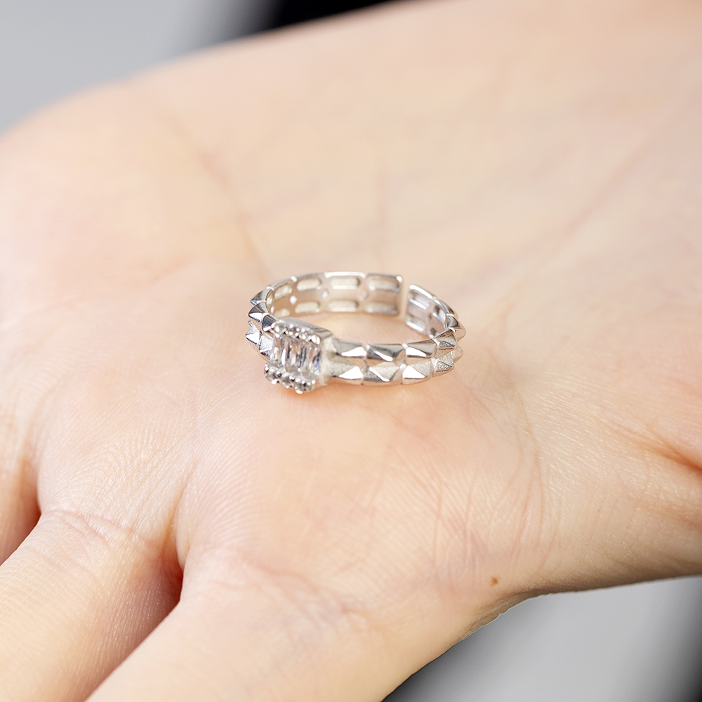 Beyaz Zirkon Taşlı Çark Tasarım Gümüş Renk Ayarlanabilir Ölçü 925 Ayar Gümüş Kadın Yüzük - 3