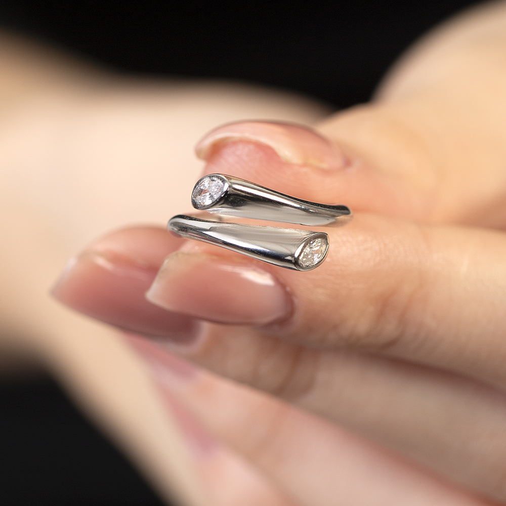 Beyaz Zirkon Taşlı Detaylı Gümüş Renk Ayarlanabilir Ölçü 925 Ayar Gümüş Kadın Yüzük - 2