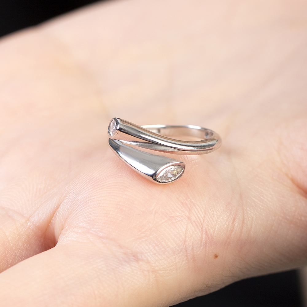 Beyaz Zirkon Taşlı Detaylı Gümüş Renk Ayarlanabilir Ölçü 925 Ayar Gümüş Kadın Yüzük - 5