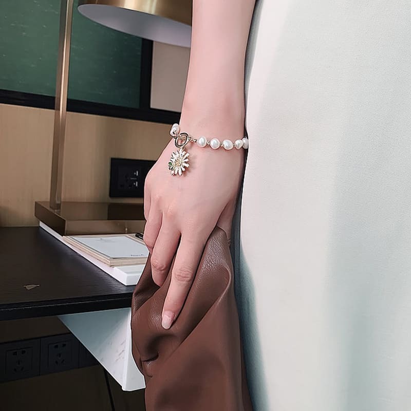 Beyaz Zirkon Taşlı Altın Renk Kelebek Tasarım Uzunluk Ayarlı Doğaltaş İnci Kadın Bileklik - 6