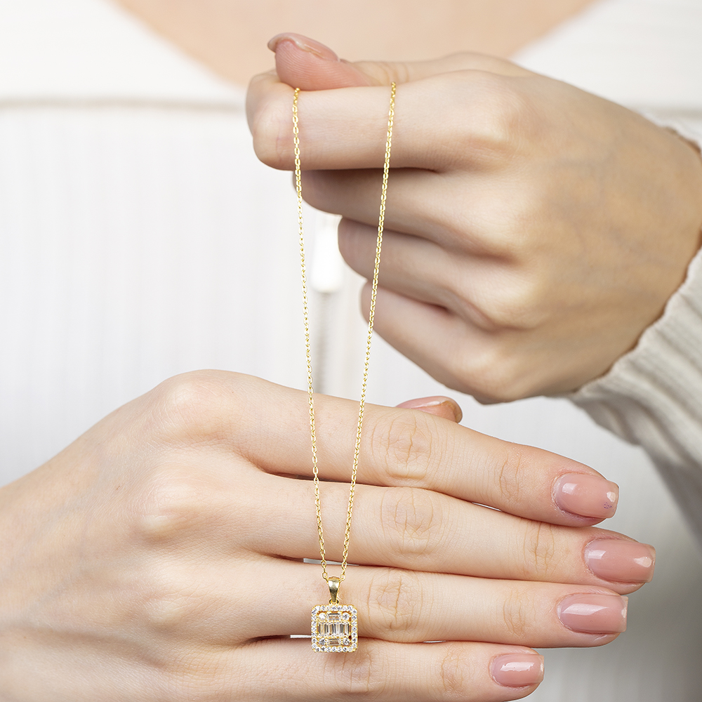 Beyaz Zirkon Taşlı Kare Tasarım Altın Renk 925 Ayar Gümüş Kadın Kolye - 5