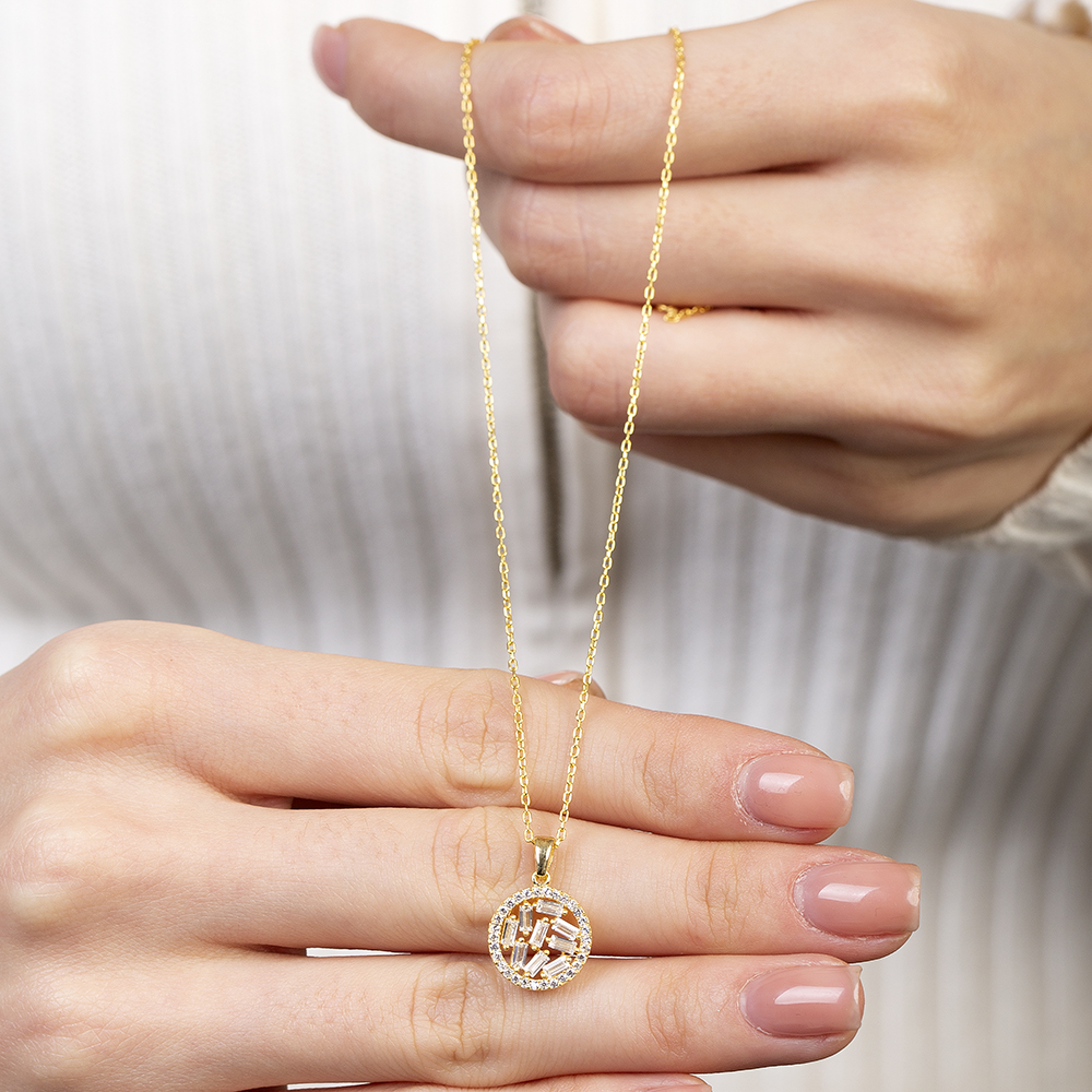 Beyaz Zirkon Taşlı Labirent Tasarım Altın Renk 925 Ayar Gümüş Kadın Kolye - 5