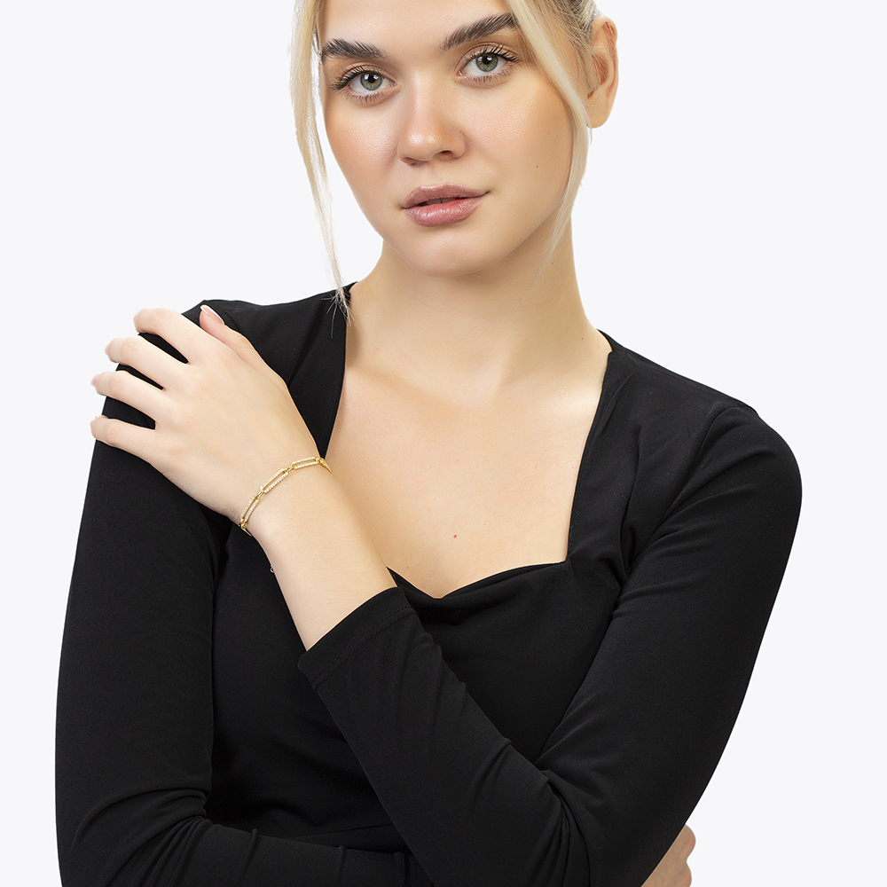 Beyaz Zirkon Taşlı Trend Tasarım Altın Renk 925 Ayar Gümüş Kadın Bileklik - 3