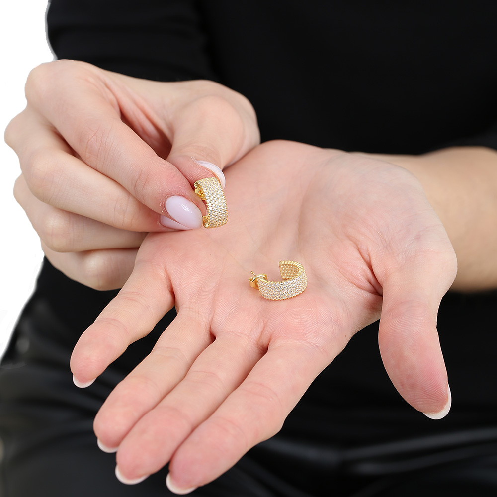 Beyaz Zirkon Taşlı Yarım Tur Tasarım Altın Renk 925 Ayar Gümüş Kadın Küpe - 3