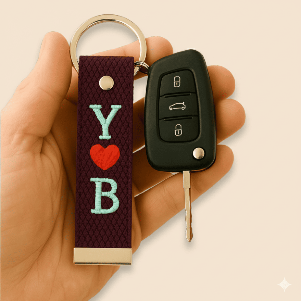 Çelik Tokalı - Kişiye Özel Anahtarlık - Bordo Renk - Dayanıklı Kumaş Üzerine 2 Harf - Sembol Nakışlı - 1