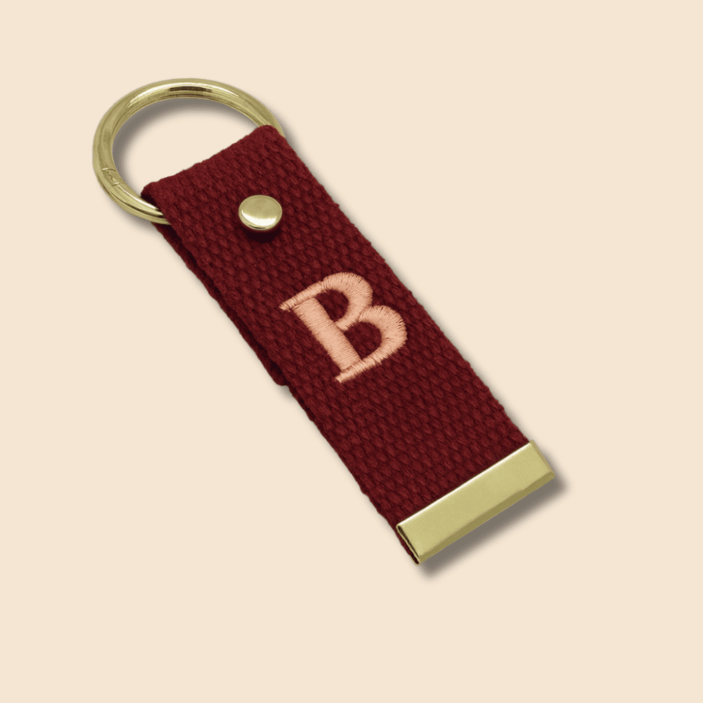 Çelik Tokalı - Kişiye Özel Anahtarlık - Bordo Renk - Dayanıklı Kumaş Üzerine Harf - Sembol Nakışlı - 3