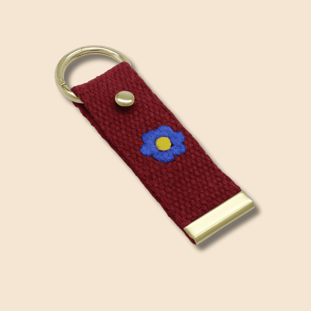 Çelik Tokalı - Kişiye Özel Anahtarlık - Bordo Renk - Dayanıklı Kumaş Üzerine Harf - Sembol Nakışlı - 4