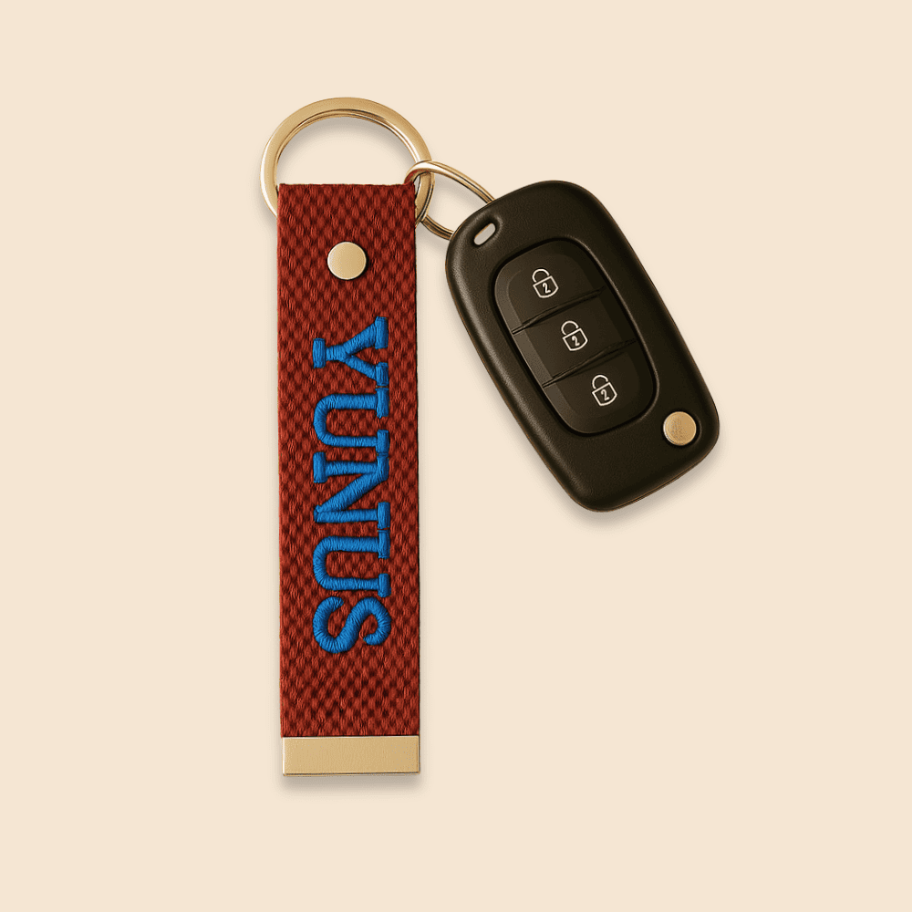Çelik Tokalı - Kişiye Özel Anahtarlık - Bordo Renk - Dayanıklı Kumaş Üzerine İsim - Sembol Nakışlı - 3