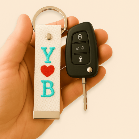 Çelik Tokalı - Kişiye Özel Anahtarlık - Ekru Renk - Dayanıklı Kumaş Üzerine 2 Harf - Sembol Nakışlı - Tesbihane