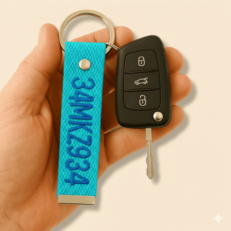 Çelik Tokalı - Kişiye Özel Anahtarlık - Turkuaz - Dayanıklı Kumaş Üzerine İsim Plaka Nakışlı - Tesbihane