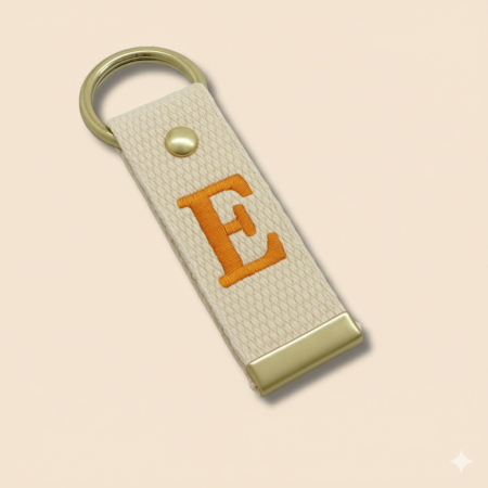 Çelik Tokalı - Öğrenciye Özel Askı Etiketi - Ekru - Dayanıklı Kumaş Üzerine Harf - Sembol Nakışlı - Tesbihane