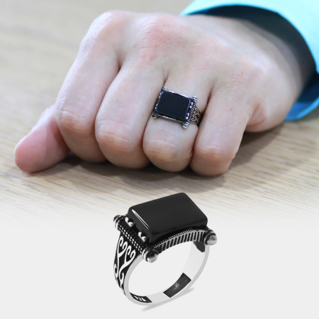 Dikdörtgen Siyah Oniks Taşlı Basic Tasarım 925 Ayar Gümüş Erkek Yüzük - Tesbihane