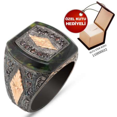 El İşçiliği Baklava Desen Yeşil Sıkma Kehribar Taşlı 925 Ayar Gümüş Erkek Yüzük - Tesbihane