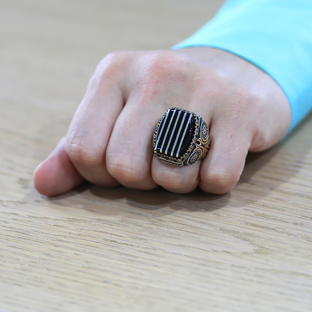 Erzurum Oltu Taşı Üzerine Gümüş Dikey Şerit İşlemeli Koleksiyonluk 925 Ayar Gümüş Erkek Yüzük - 3