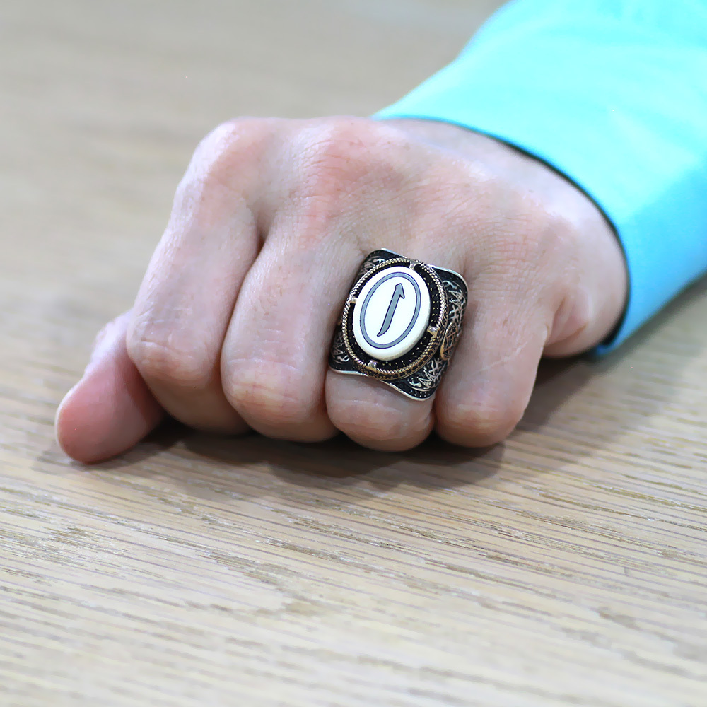 Fildişi Üzerine Arapça Elif İşlemeli Kenarları Zirkon Taşlı Koleksiyonluk 925 Ayar Gümüş Erkek Yüzük - 2