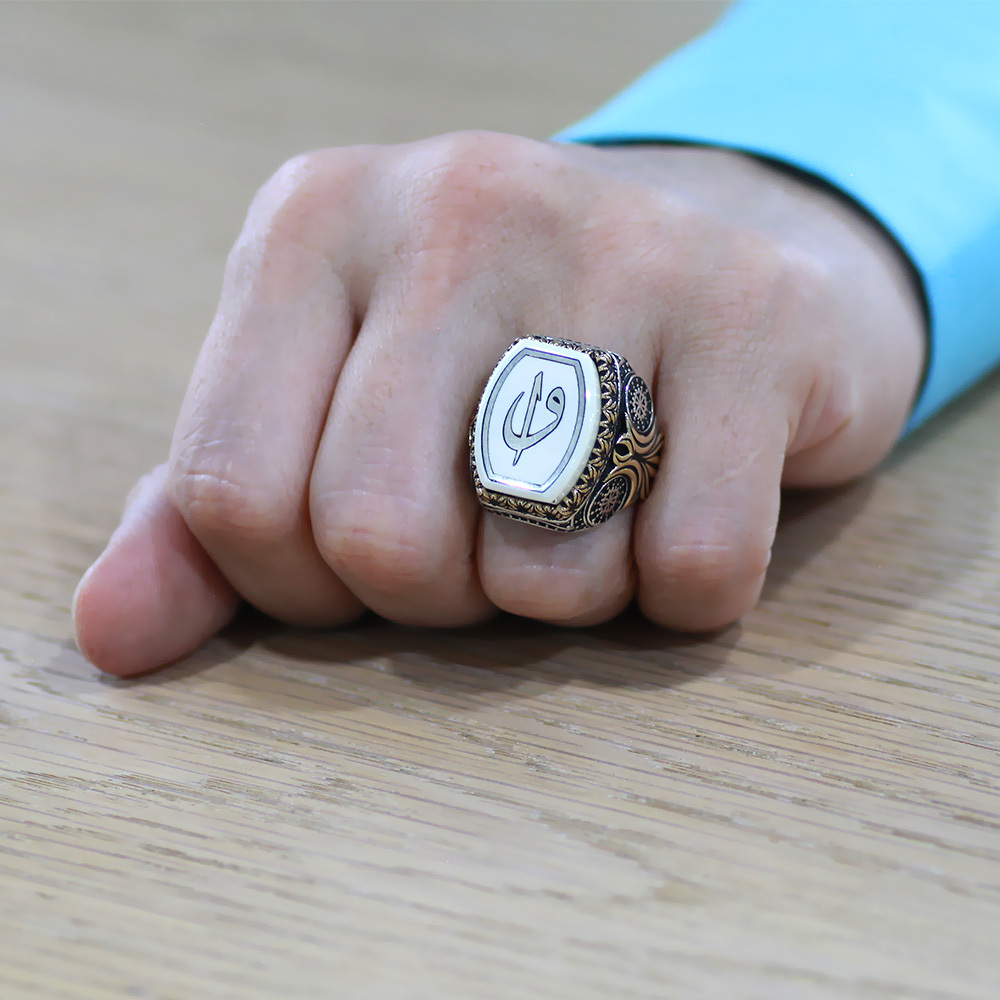 Fildişi Üzerine Arapça Elif Vav İşlemeli Zirkon Taşlı Koleksiyonluk 925 Ayar Gümüş Erkek Yüzük - 3