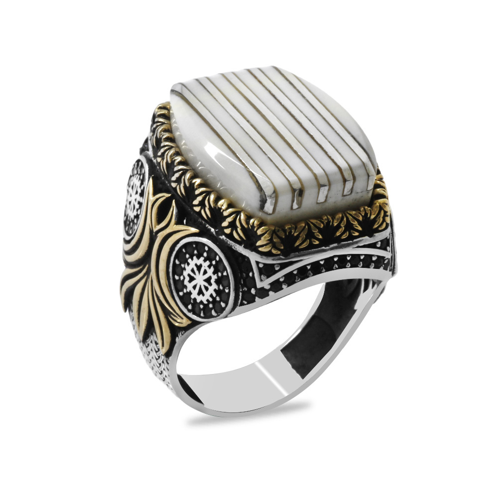 Fildişi Üzerine Gümüş Dikey Şerit İşlemeli Zirkon Taşlı Koleksiyonluk 925 Ayar Gümüş Erkek Yüzük - 2