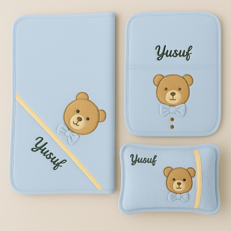 Fiyonklu Ayıcık Desenli İsme Özel Nakışlı Mavi 3 lü Bebek Alt Açma Seti - Tesbihane