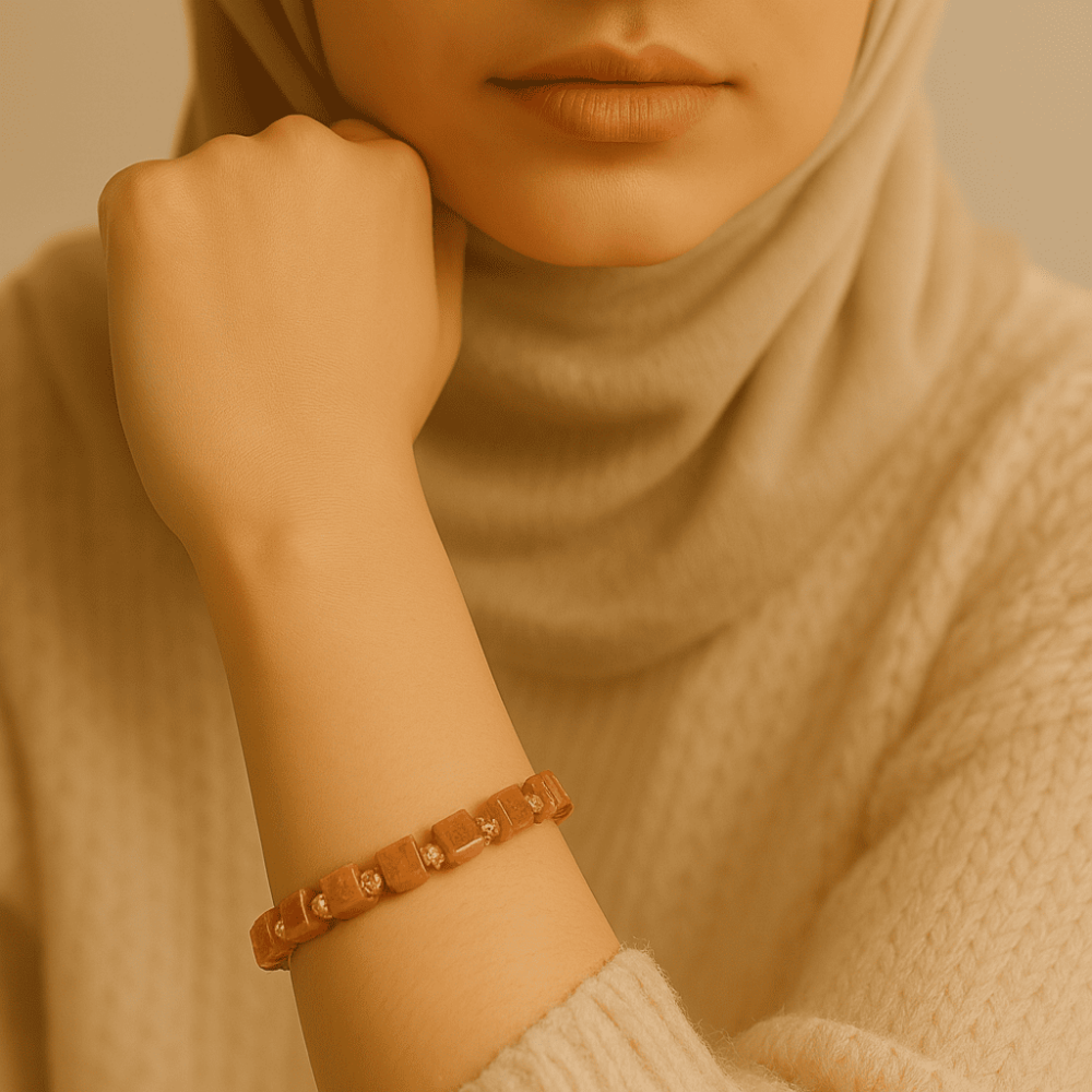 Gold Renk Metal Zincirli Dorika Süslemeli Küp Kesim Hardal Rengi Doğal Damla Kehribar Kadın Bileklik - 3