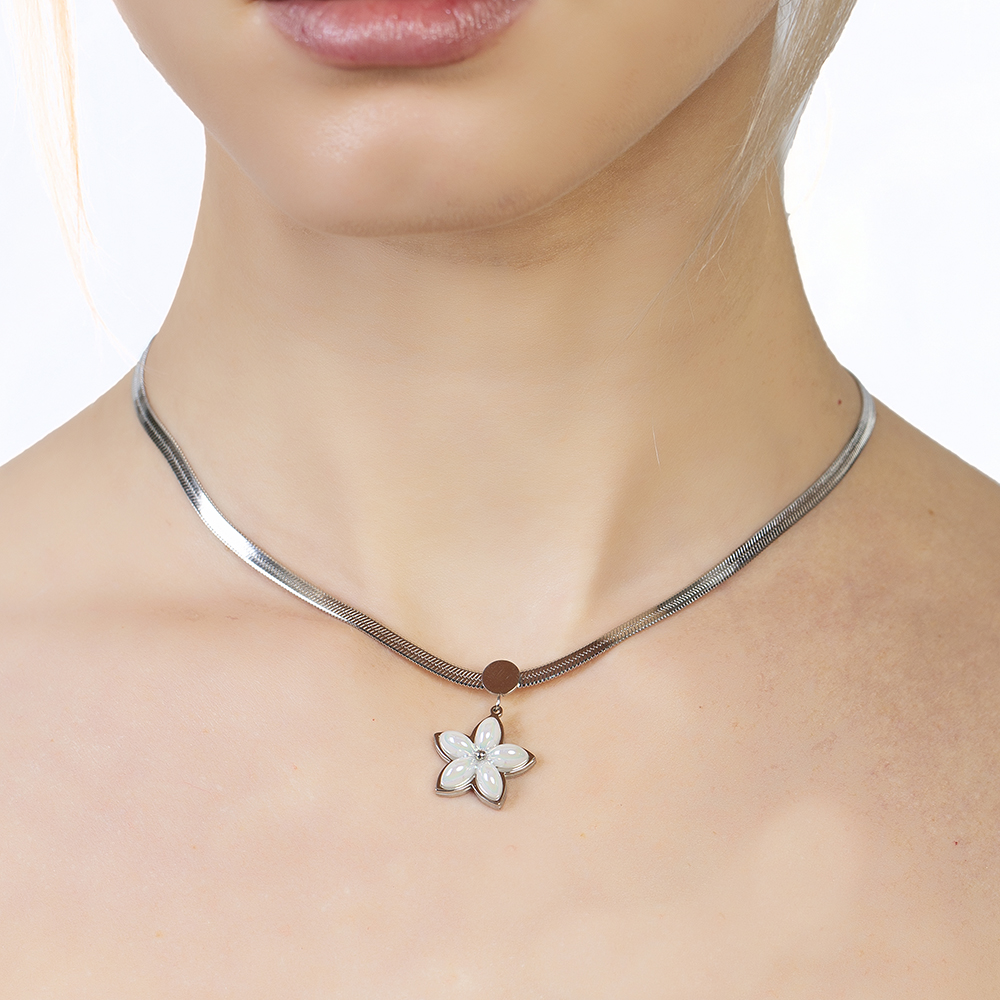 Gümüş Renk Kararmaz Metal Snake Zincirli Kır Çiçeği Detaylı İnci Doğaltaş Kombinli Kadın Kolye - 4