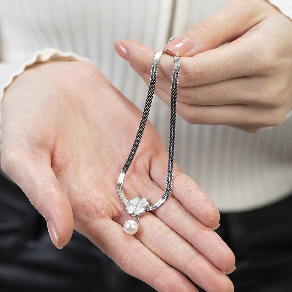 Gümüş Renk Kararmaz Metal Snake Zincirli Sedef Taşlı Yonca Yaprağı Detaylı İnci Doğaltaş Kadın Kolye - 5