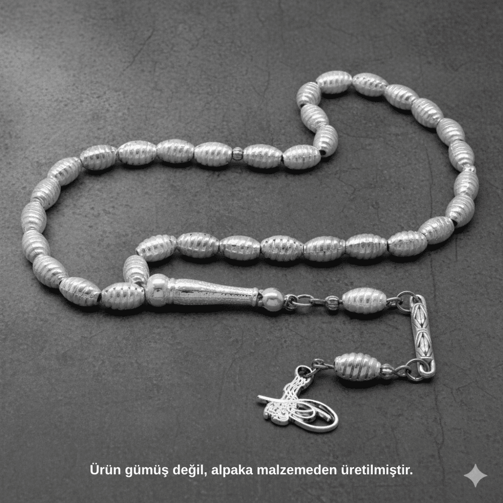 Helezon Tasarım Kalem İşçilikli Tuğra Püsküllü Arpa Kesim Gümüş Renk Alpaka Tesbih - 1