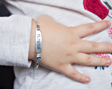 İsim Yazılı Nazar Boncuklu Gümüş Çocuk Bilekliği - Tesbihane