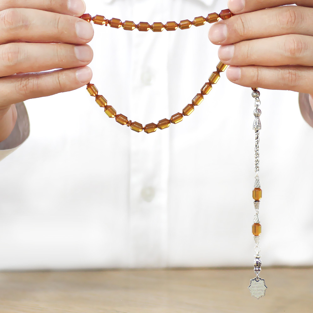 Kararmaz Metal Püsküllü Elmas Kesim İsim Yazılı Nazar Ayeti Plakalı Sarı Ateş Kehribar Tesbih - 3