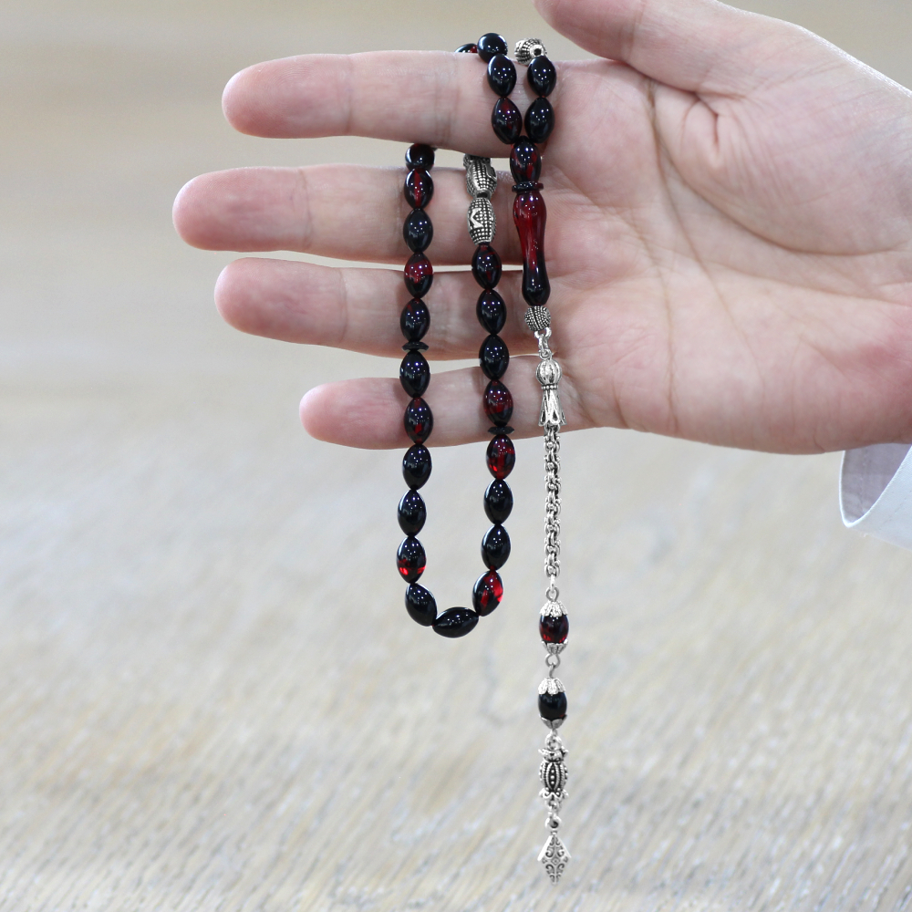 Kararmaz Metal Püsküllü İsme Özel Yazılı Arpa Kesim Kırmızı Siyah Ateş Kehribar Tesbih - 2