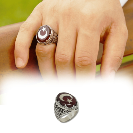 Kırmızı Kehribar Üzerine Ayyıldız Desenli Kral Tacı Detaylı Oval Tasarım 925 Ayar Gümüş Erkek Yüzük - Tesbihane