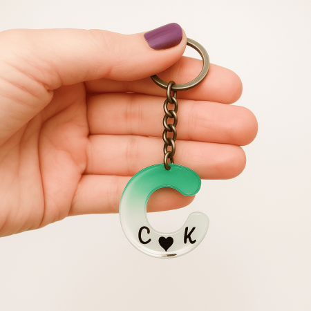 C Harfi - Kişiye Özel - Epoksi Reçine Anahtarlık - El Yapımı - Çelik Tokalı - Tesbihane
