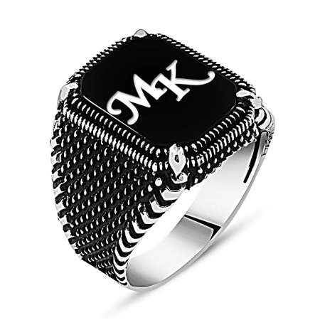 Kişiye Özel İsim ve Resim Motifli Nokta İşlemeli Tasarım Mineli 925 Ayar Gümüş Erkek Yüzük - Tesbihane