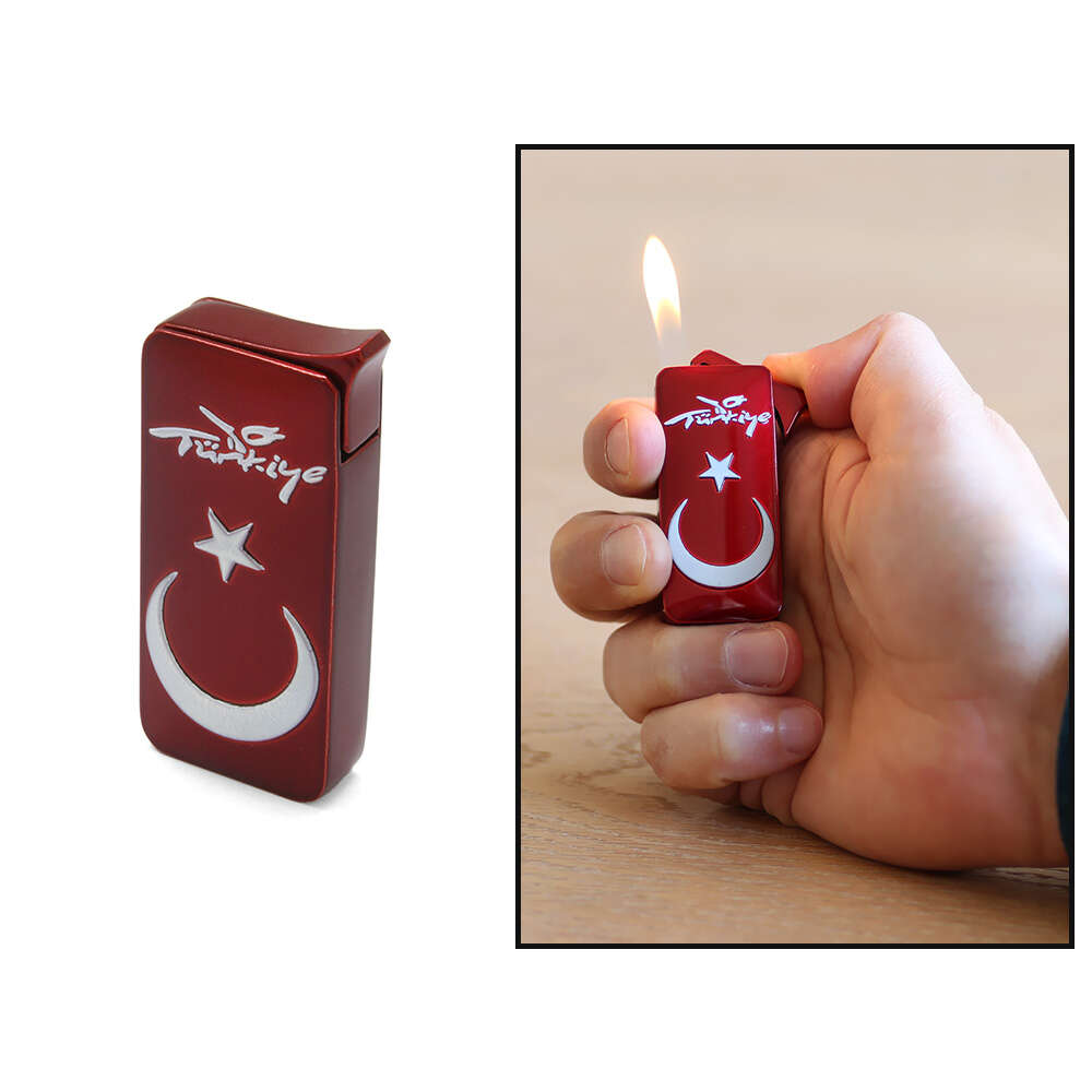 Kişiye Özel İsim Yazılı Ay Yıldız Temalı Kırmızı Beyaz Renk Manyotorlu Metal Çakmak - 1