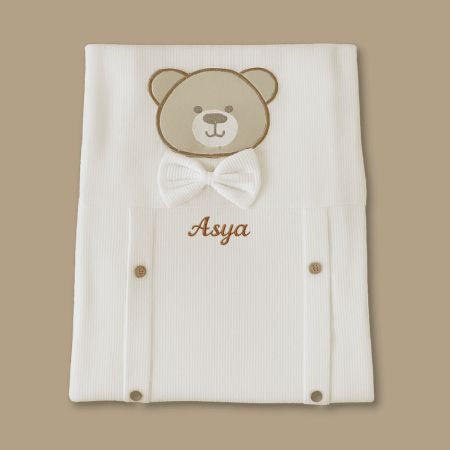 İsme Özel Nakışlı Fiyonklu Ayıcık Desenli Ekru Bebek Battaniyesi - Tesbihane